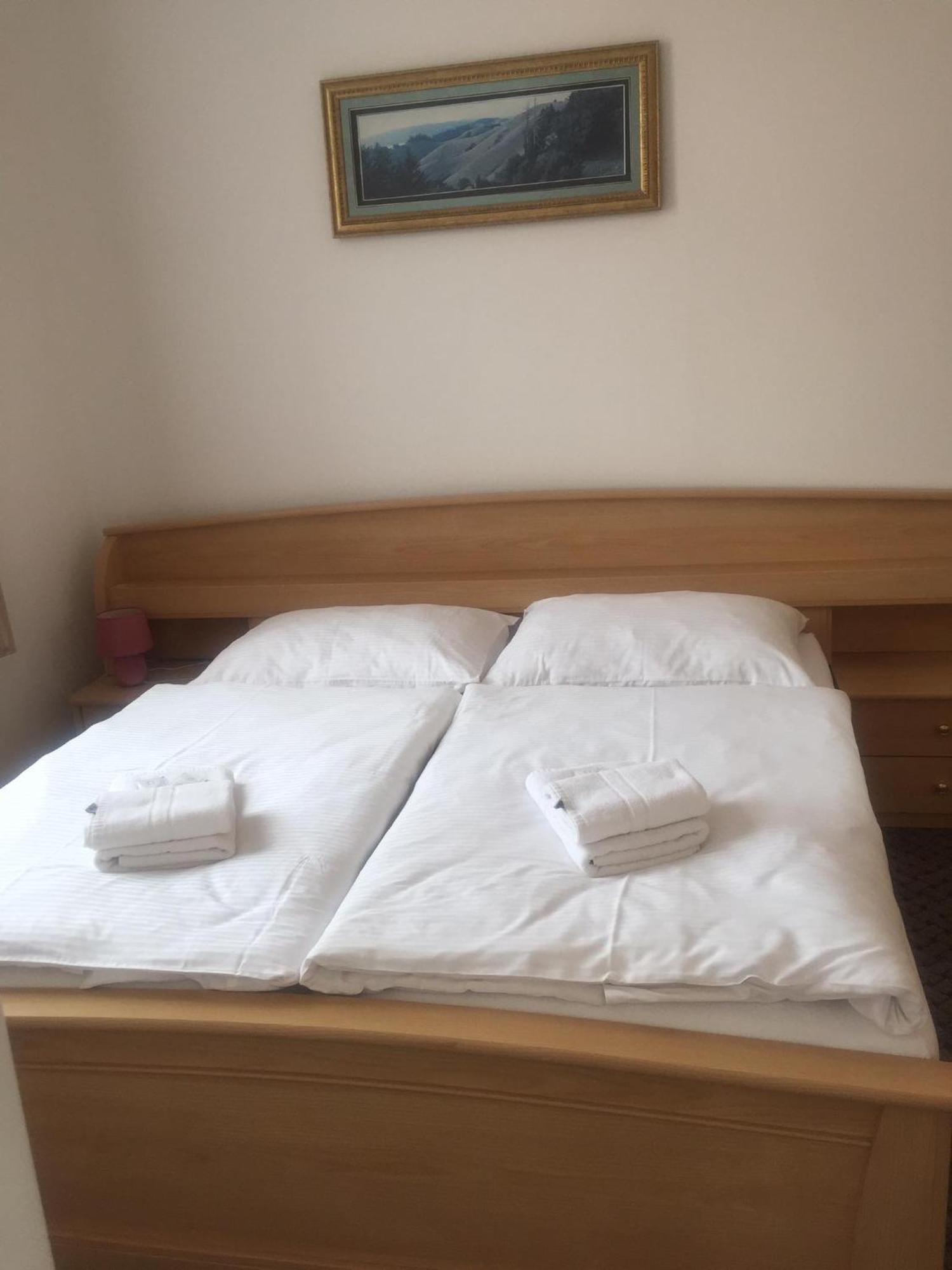 Penzion Eska S Pivovarem Mj Jince Exteriér fotografie